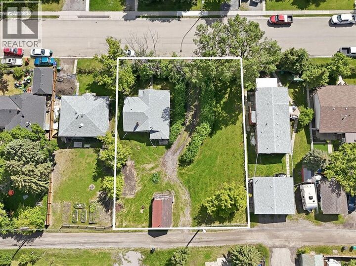 Property Photo: 509 1 Street Southeast AB T0L 0H0