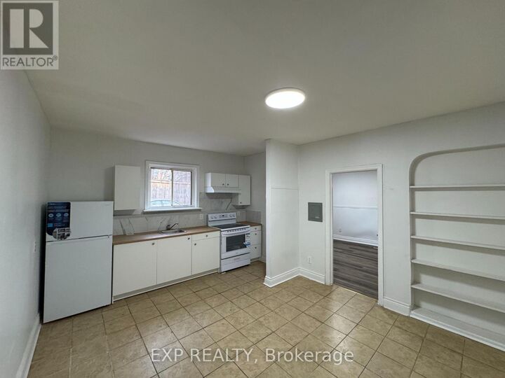 Property Photo:  17 Loyer Street  ON K1L 5V9 