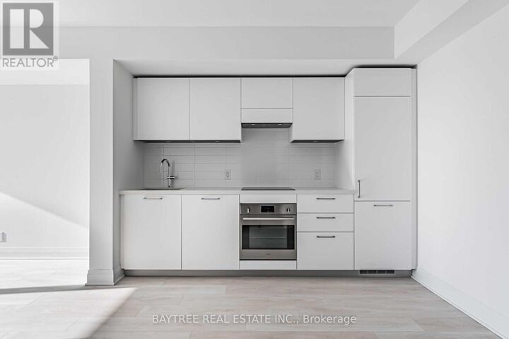 Property Photo:  33 Frederick Todd Way 509  ON M4G 0C9 