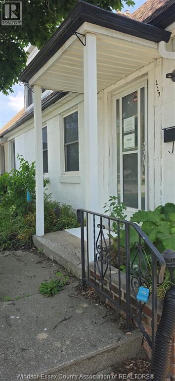 Property Photo:  117 McGuigan Avenue  ON N7M 2S8 