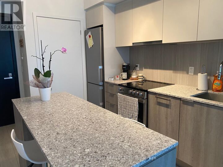 Property Photo:  31 Tippett Road 812  ON M3H 0C8 