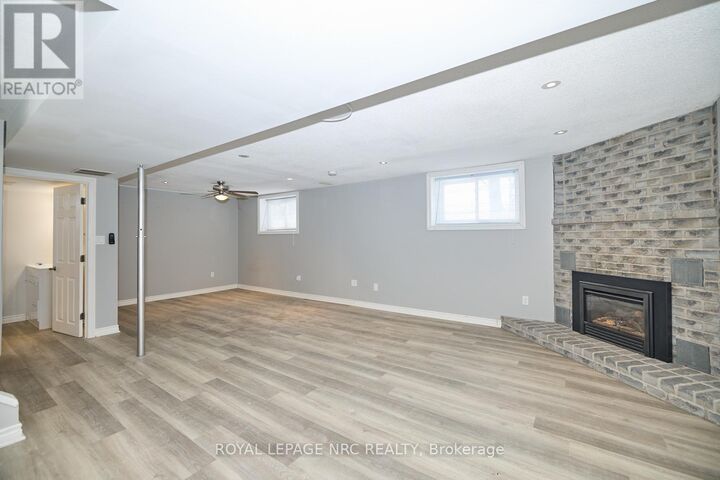 Property Photo:  100 Larchwood Circle  ON L3C 6T3 