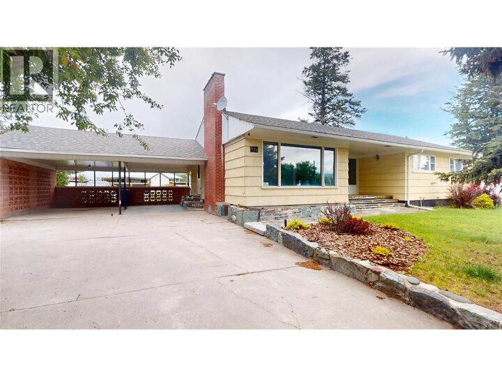 Property Photo: 511 14th Avenue South BC V1C 2X9