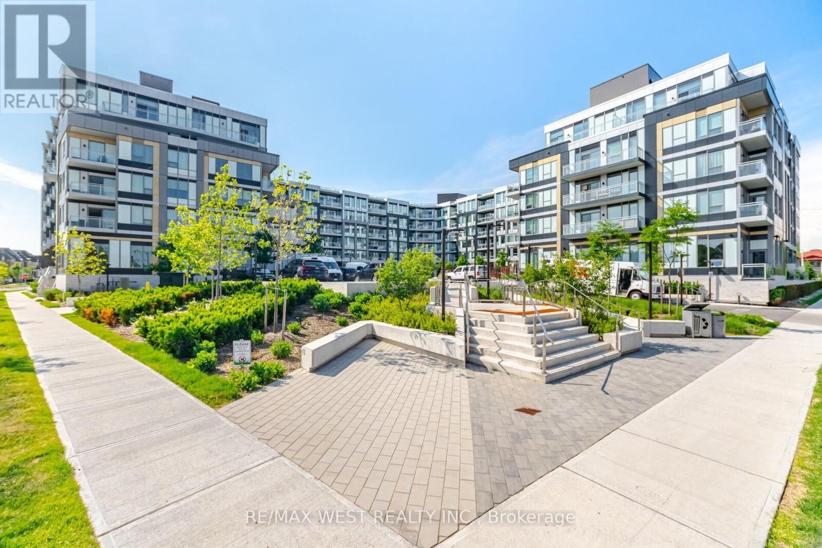 Property Photo:  2501 Saw Whet Boulevard 311  ON L6M 5N2 