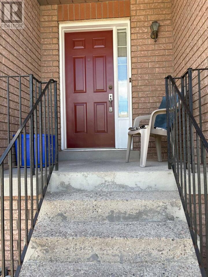 Property Photo: 6 Michelle Drive ON L4L 9B8