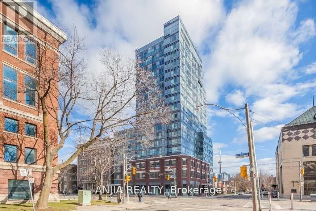 Property Photo: 181 Huron Street Lph07 ON M5J 1B7