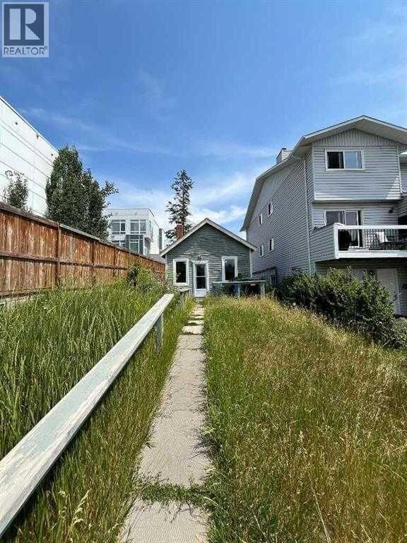 Property Photo: 3816 Parkhill Place Southwest AB T2S 2W7
