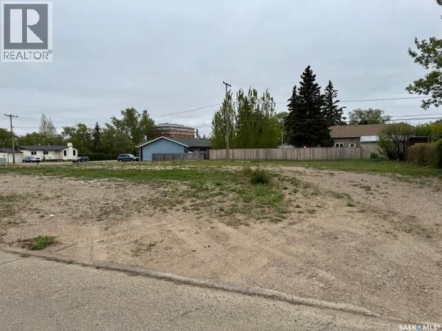 Property Photo:  101 25th Street  SK S0M 0E0 