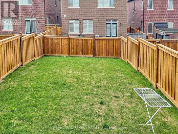Property Photo:  104 Settlers Road East  ON L6H 7W5 