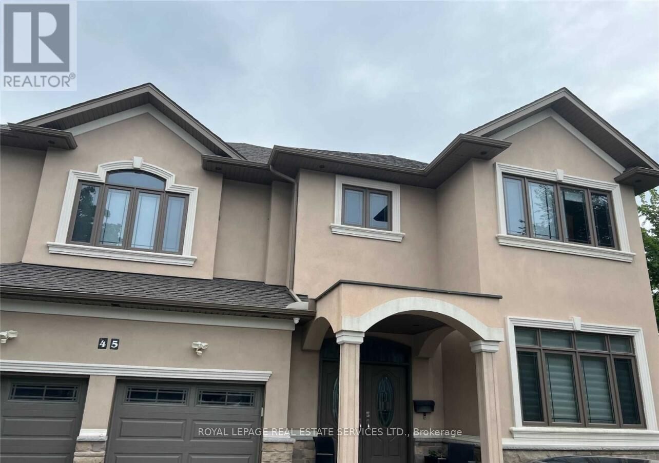 Property Photo: 45 Ontario Court South Lower ON L5M 2K5