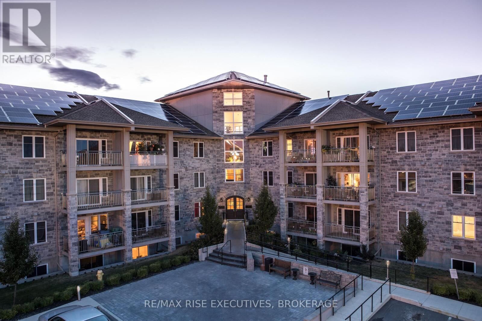 Property Photo:  810 Blackburn Mews 314  ON K7P 0H2 