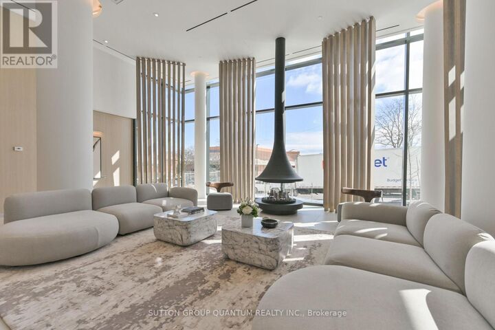 Property Photo: 1 Fairview Road East 2707 ON L5A 4C6