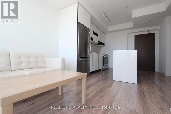 Property Photo:  4065 Confederation Parkway 3809  ON L5B 0L4 