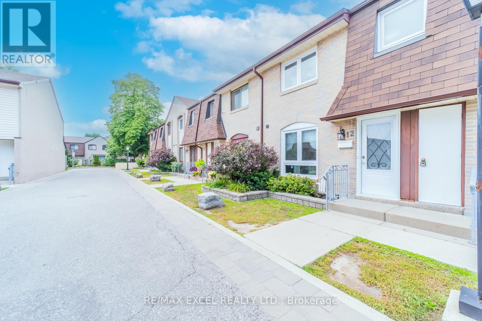 Property Photo: 21 Livonia Place 112 ON M1E 4W5