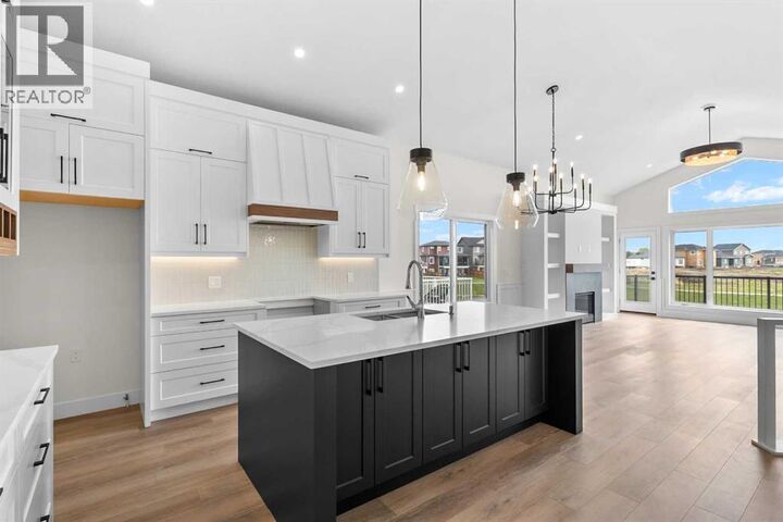 Property Photo:  716 Mandalay Avenue  AB T0M 0N0 