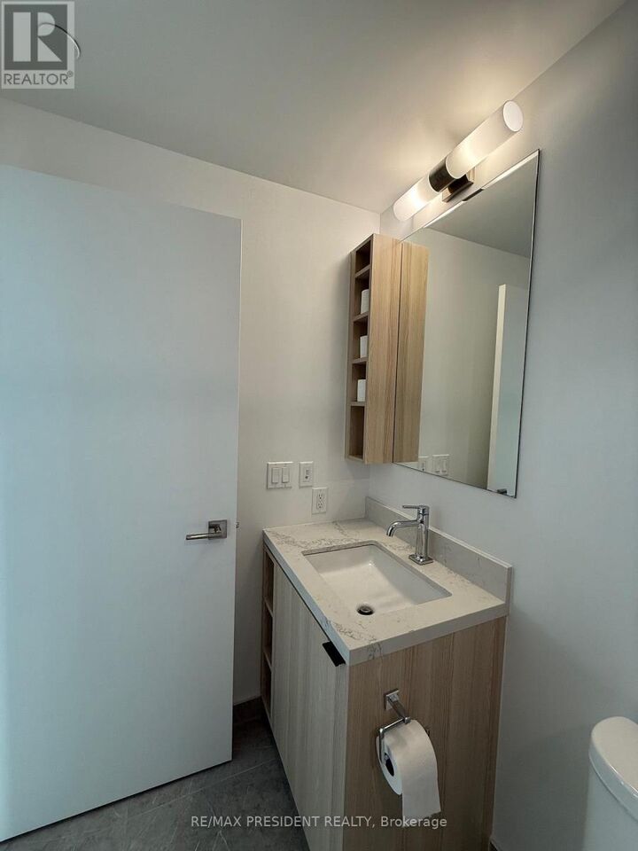 Property Photo: 252 Church Street 4217 ON M5B 1Z2