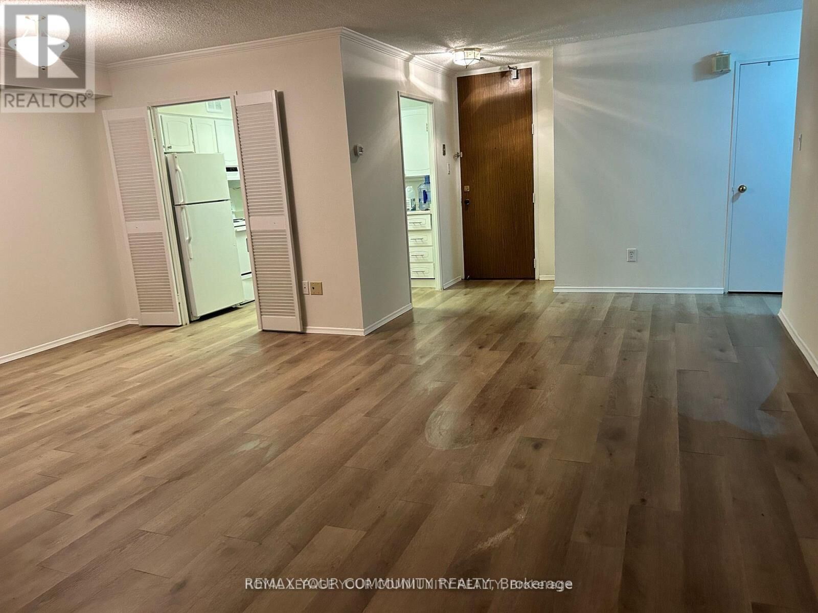 Property Photo: 380 King Street 1004 ON N6B 3L6