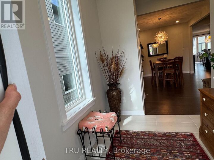 Property Photo: 802 Sendero Way ON K2S 0Y9