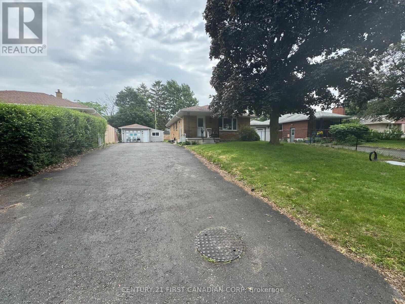 Property Photo:  100 Susan Avenue  ON N5V 2G4 