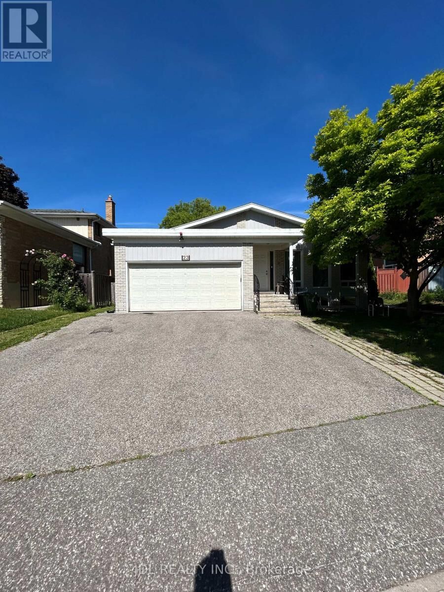 Property Photo:  23 West Pineway Blvd Boulevard West Main Floor  ON M2H 1A3 