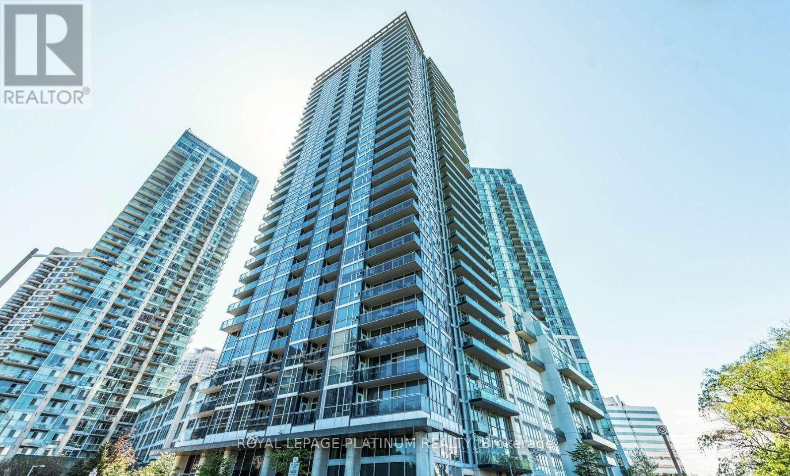 Property Photo: 223 Webb Drive 1202 ON L5B 0E8