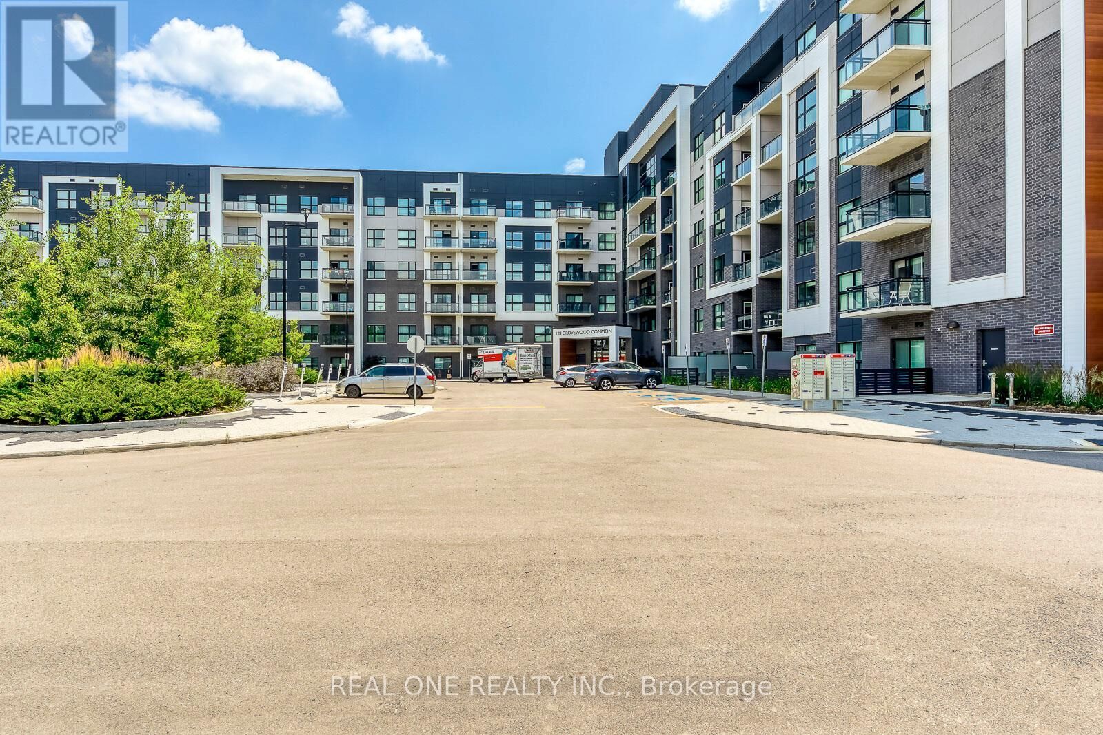 Property Photo:  128 Grovewood Common 533  ON L6H 0X3 