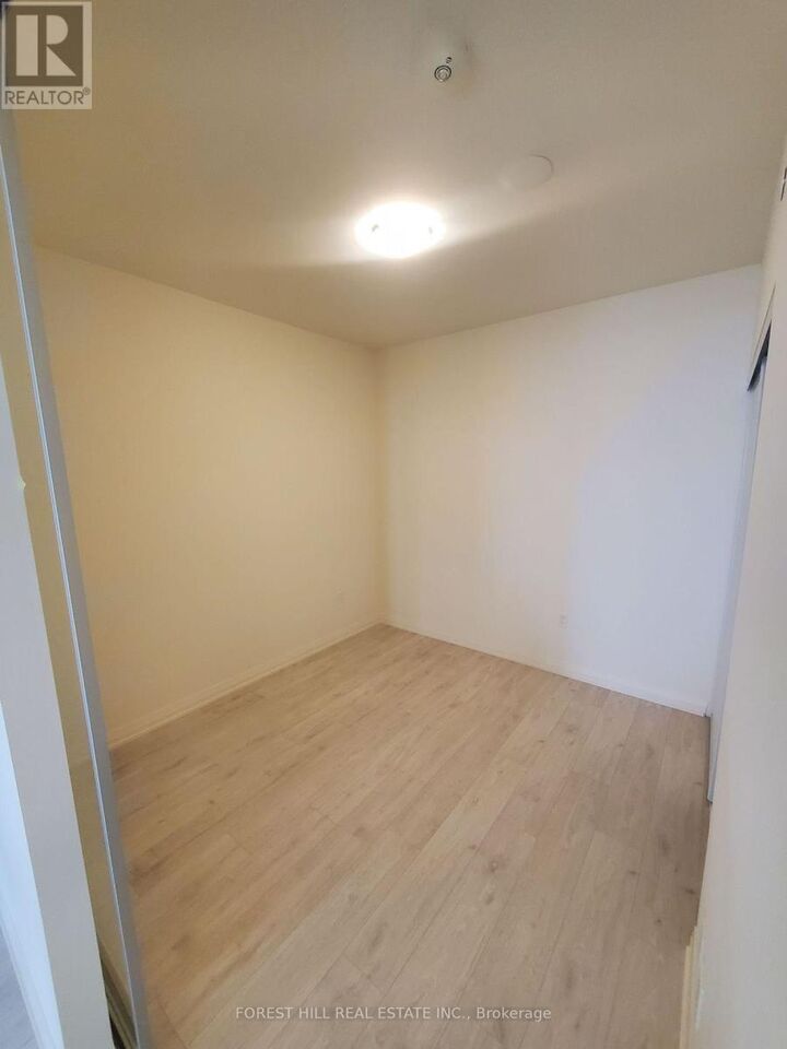 Property Photo: 8960 Jane Street 2522 ON L4K 0M6