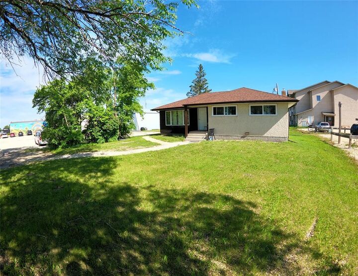 Property Photo: 951 Park Avenue MB R0E 0C0