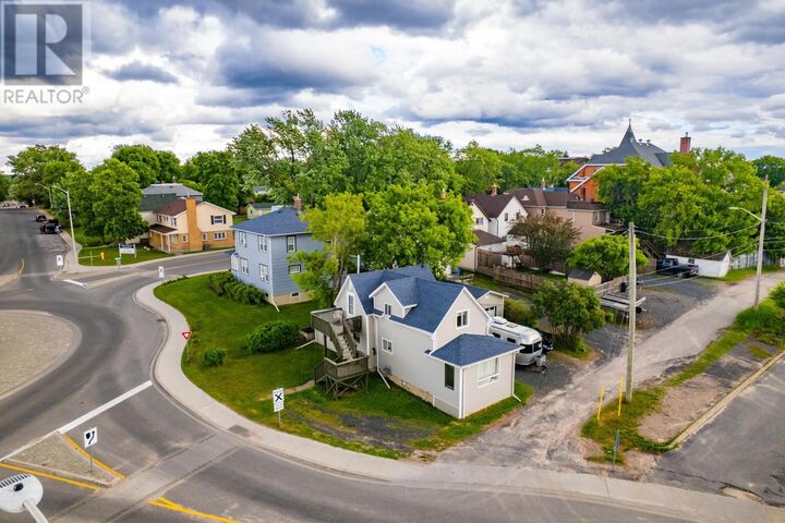 415 First Street South — photo 1