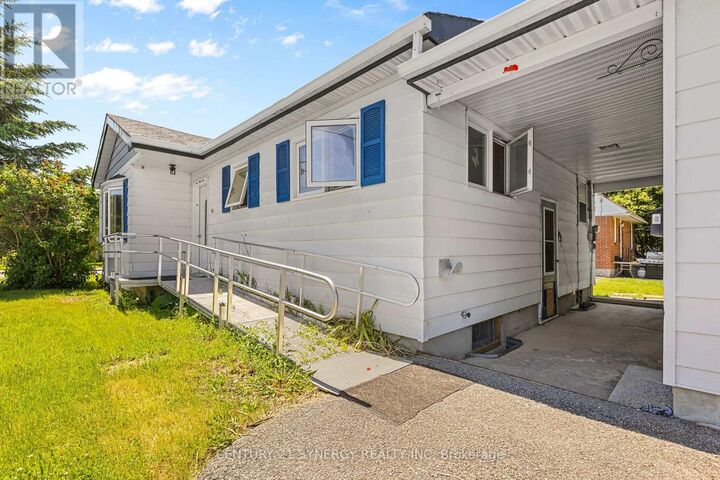 Property Photo:  76 Bridge Street  ON K7S 2E6 
