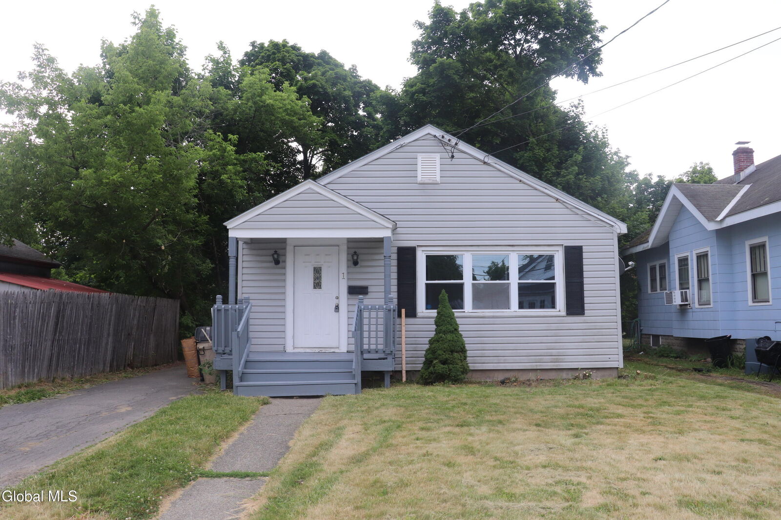 Property Photo: 1 Holmes Court NY 12209