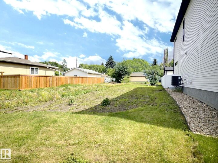Property Photo:  9551 85 Street NW  AB T6C 3E1 