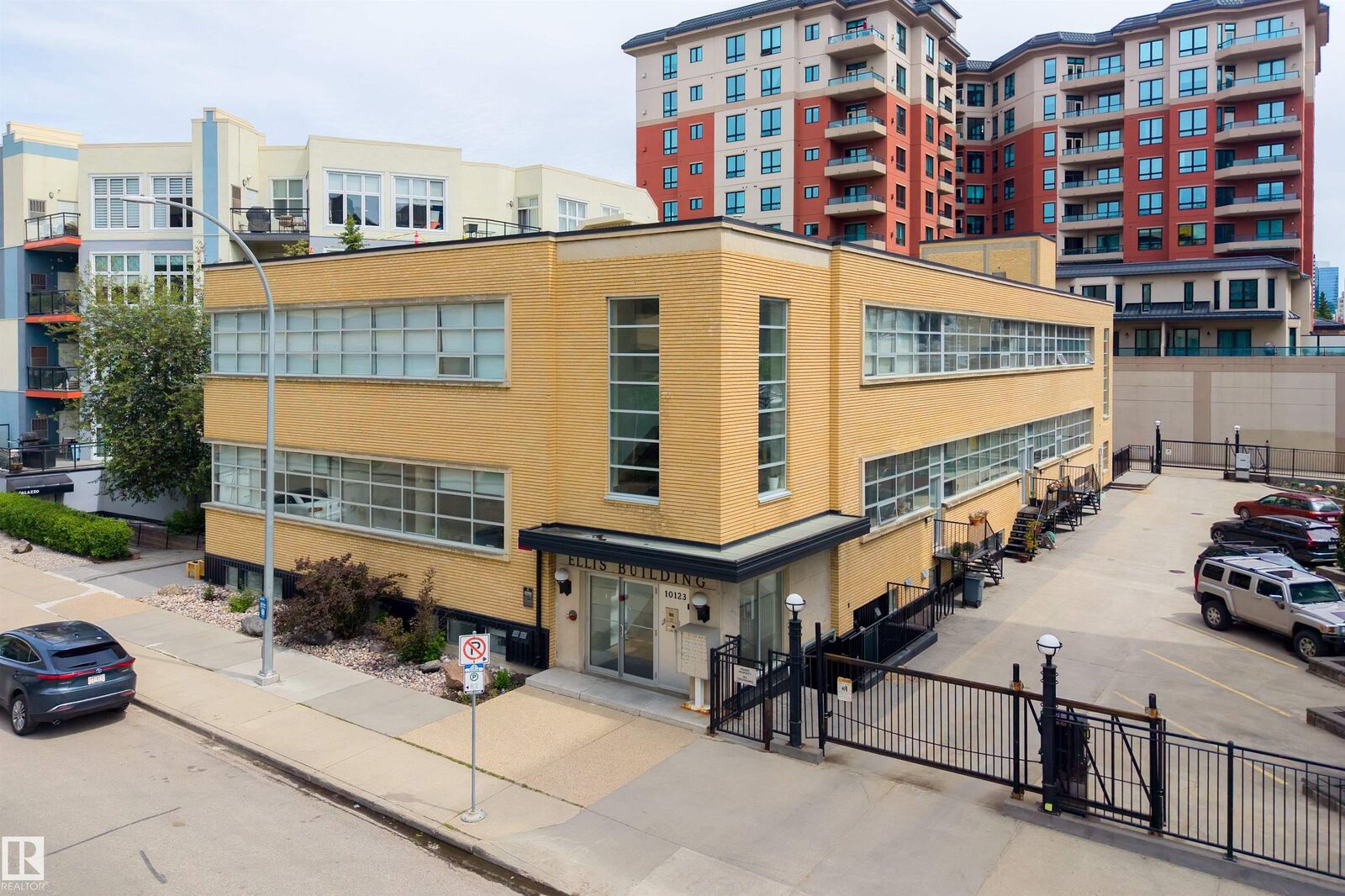 Property Photo: 10123 112 Street NW 202 AB T5K 1M1