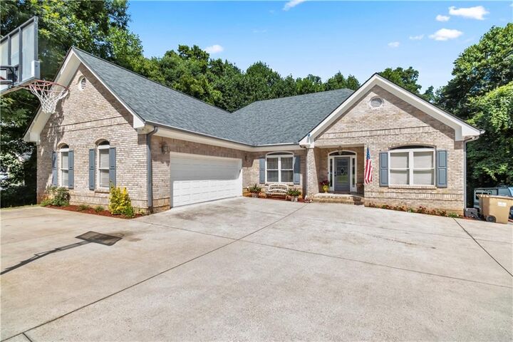 Property Photo:  6426 Kettle Creek Way  GA 30542 