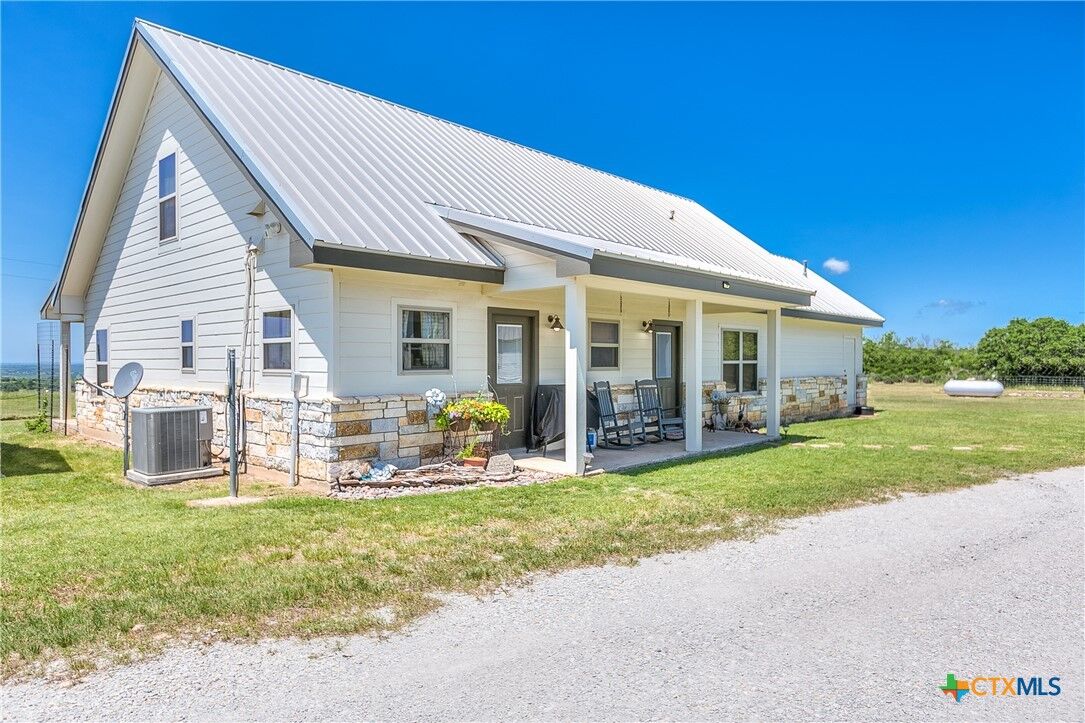 Property Photo:  16967 Cr 290  TX 76890 