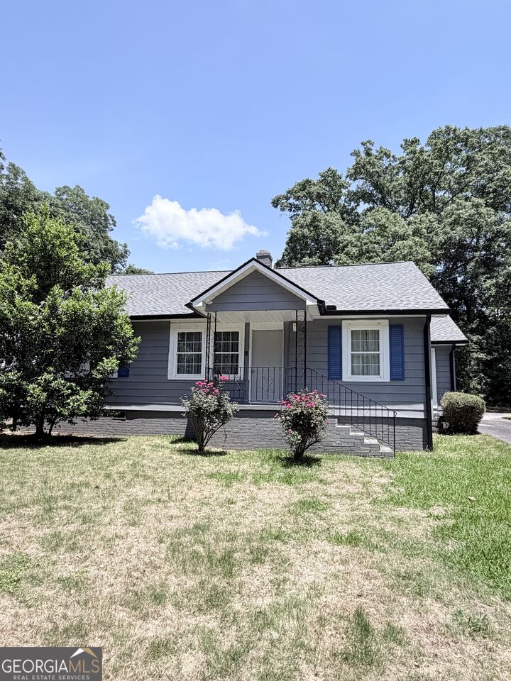 Property Photo: 213 N Lee Street GA 30240