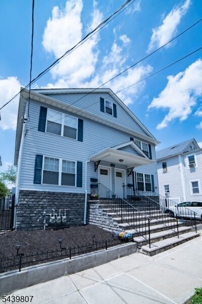 Property Photo:  318 Ohio St 2L  NJ 07083 