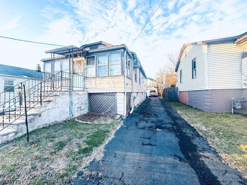 Property Photo:  28 Silzer Ave  NJ 08830 