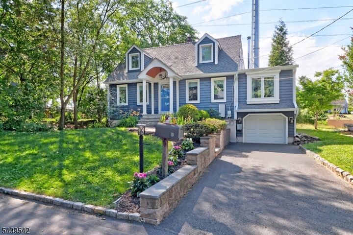 Property Photo:  10 Meadow Rd  NJ 07928 