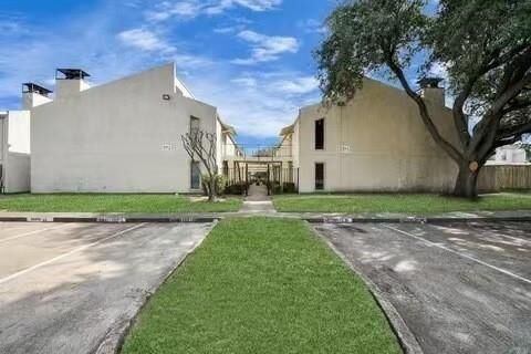 Property Photo: 10075 Westpark Drive 52 TX 77042