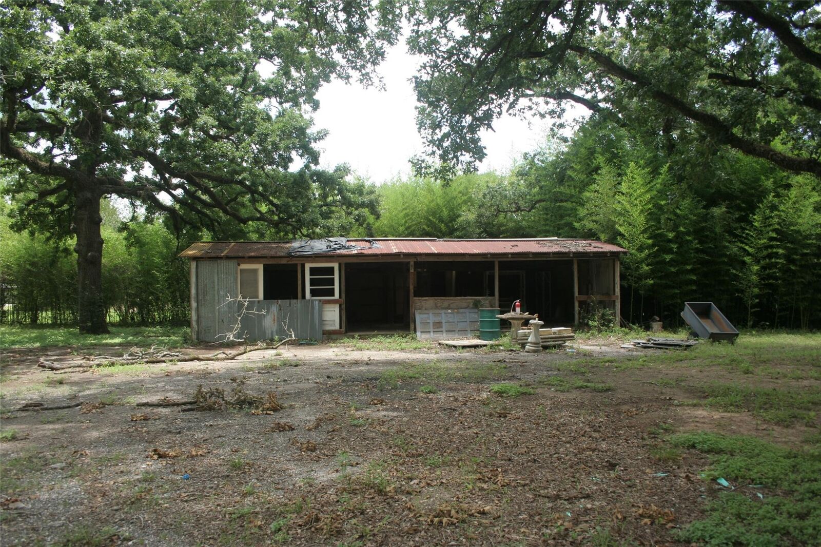 Property Photo: 634 S Mount Mariah Rd TX 77316