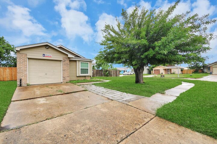 Property Photo: 5534 Ambern Drive TX 77053