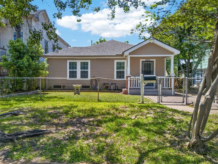 Property Photo:  1805 Avenue N 1/2  TX 77550 