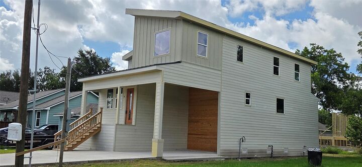 Property Photo: 1004 E 40th Street TX 77022