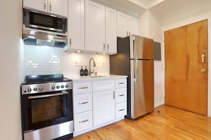 Property Photo: 11 Cuneo Pl 3B NJ 07307