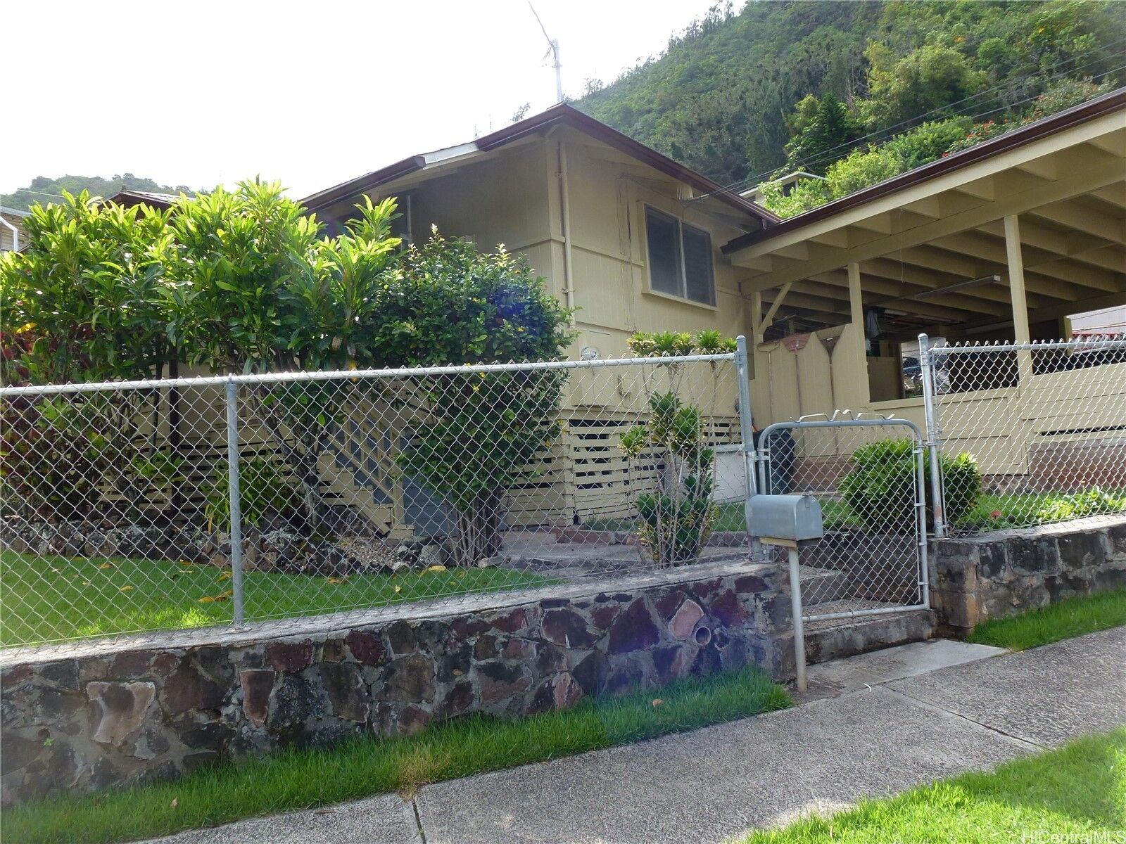 Property Photo: 2409 Waiomao Road HI 96816