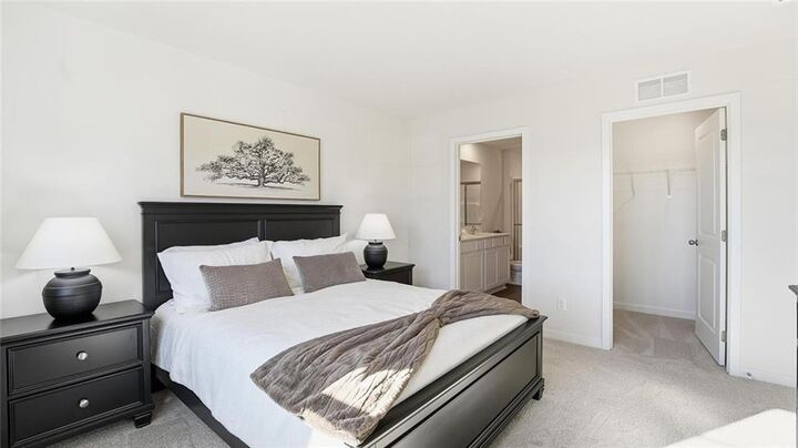 Property Photo: 2111 Creek View Lane MO 64083
