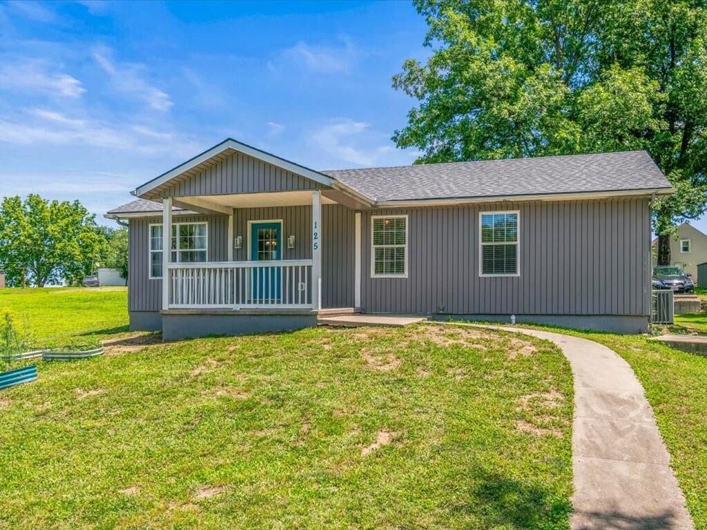 Property Photo: 125 N 23rd Street MO 64067