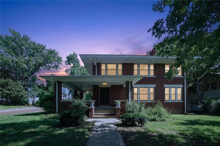 Property Photo:  400 E Locust Street  KS 67301 