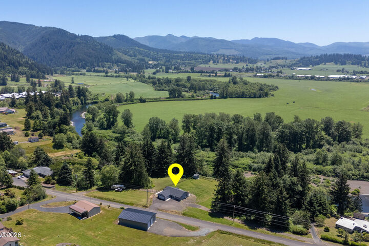 Property Photo: 7785 Sollie Smith Road OR 97141